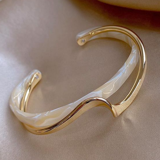 Precila - Gold Bracelet with White Opal