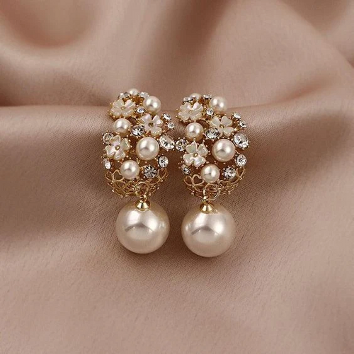 Thea - Elegant Earrings with Flowers and Pearls